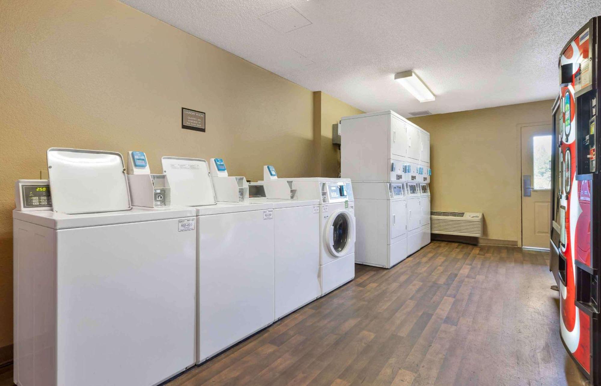 Extended Stay America Select Suites - Columbia - Ft Jackson Ngoại thất bức ảnh