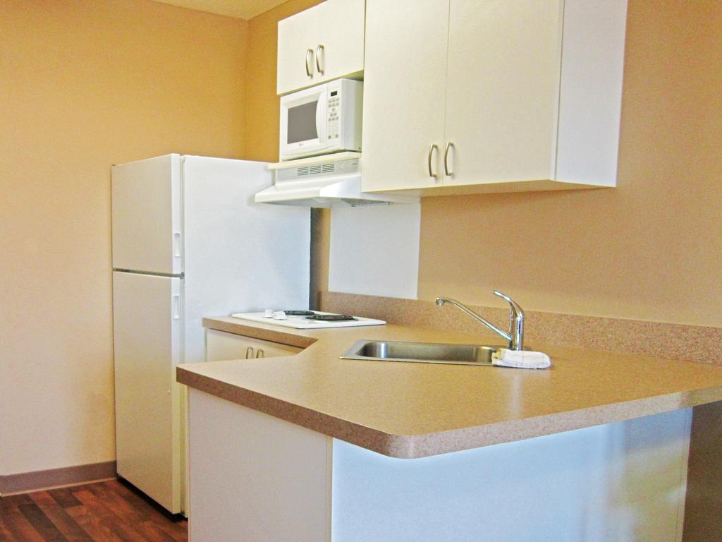 Extended Stay America Select Suites - Columbia - Ft Jackson Ngoại thất bức ảnh